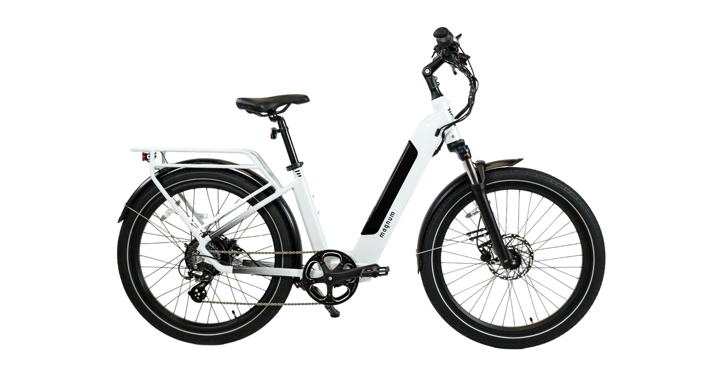 White Magnum Cosmo 2.0T 500W Electric Bike 15Ah Battery on a white background