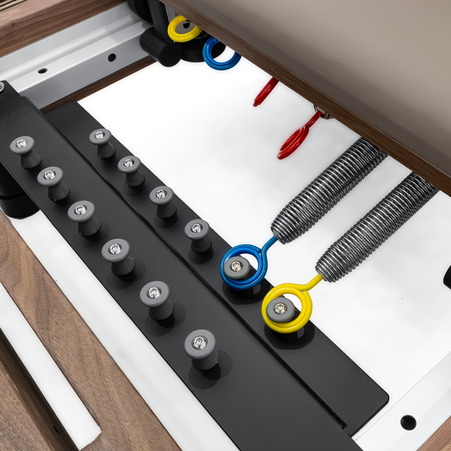Professional home Pilates reformer with six-spring resistance system
