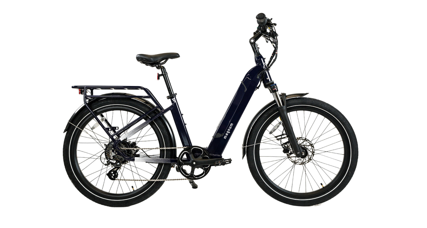 Black Magnum Cosmo 2.0T 500W Electric Bike 15Ah Battery on a white background